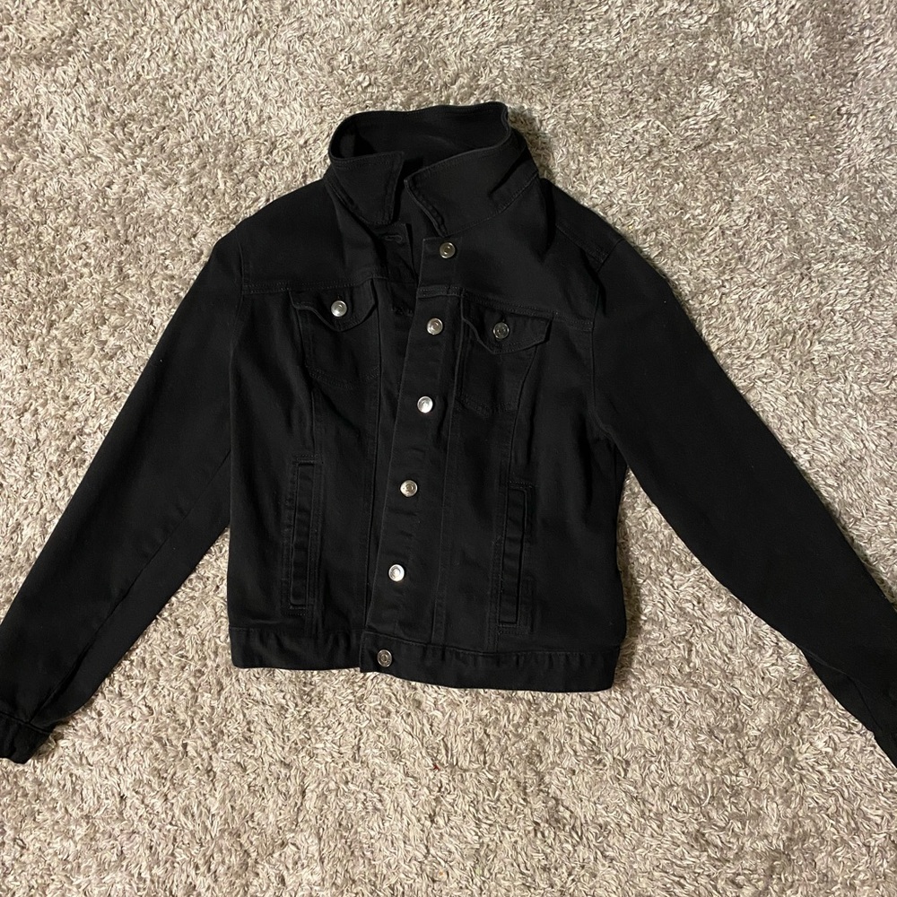 Black jean jacket🤩🖤